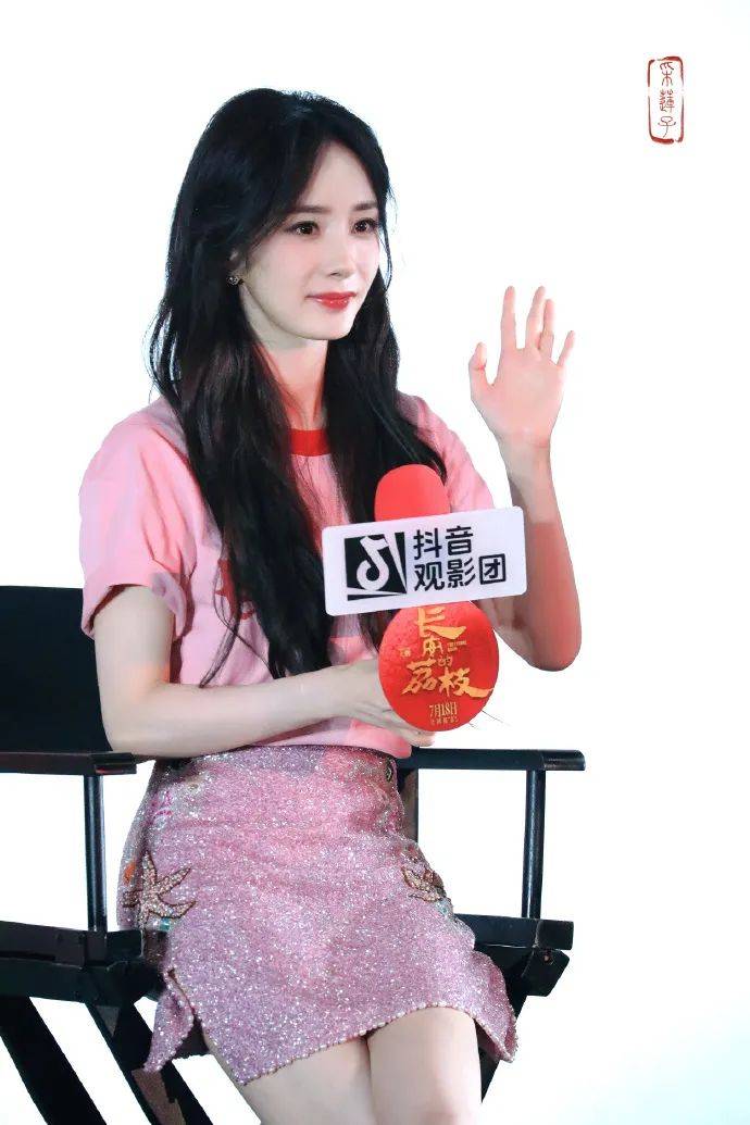 《长安的荔枝》杨幂唐装美爆了！于正大赞她泪光一闪全哭-10