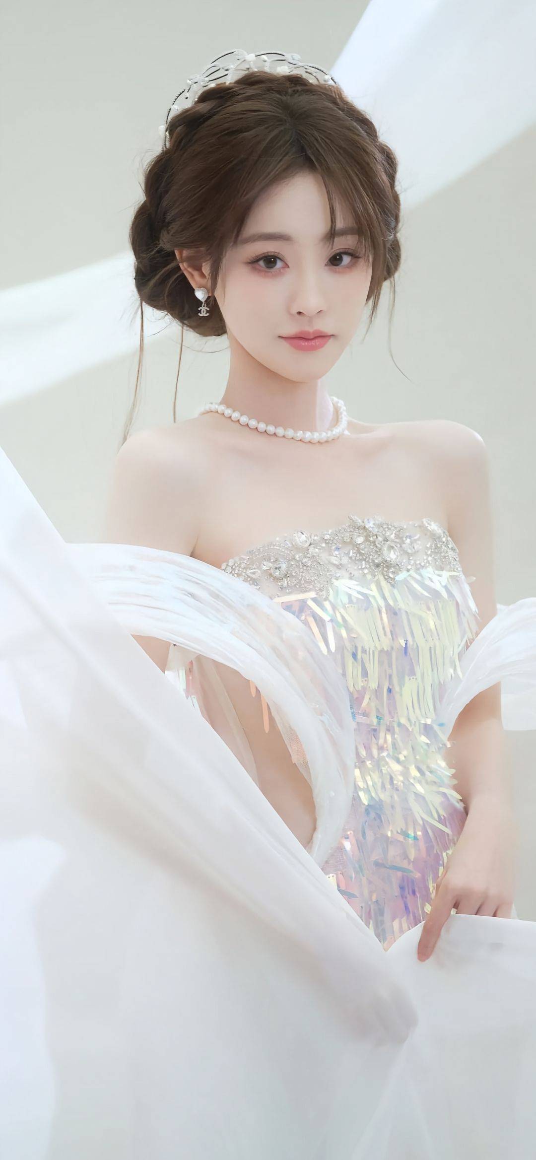 祝绪丹沙漏腰炸场！抹胸人鱼裙搭配仙纱，把 Graceful Fashion 穿成范本-1