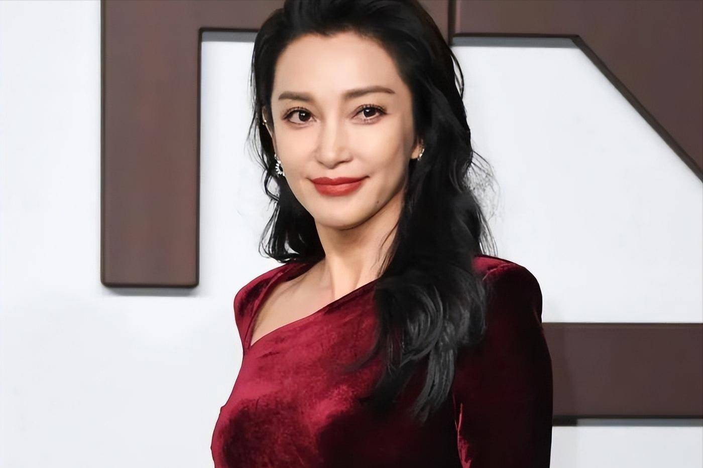 长得普通，整得却“美若天仙”？这些女星整的也太成功了-7