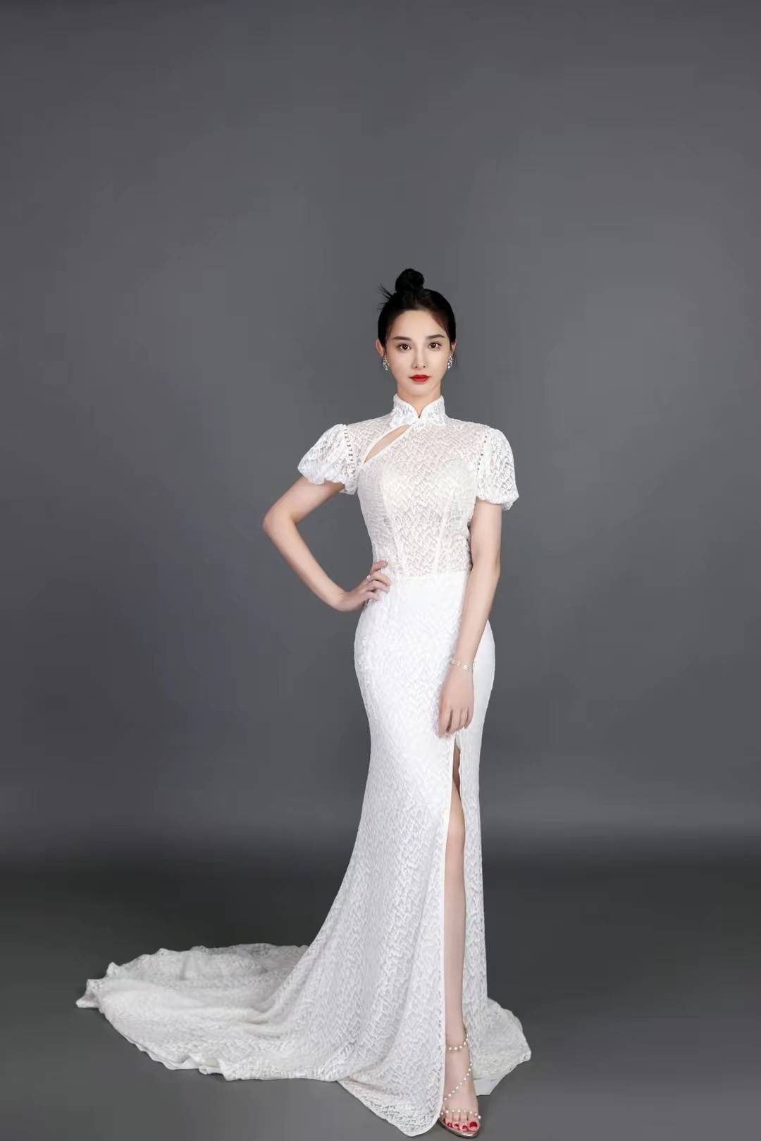 彭小苒曼妙曲线+白嫩美腿，谁看了不喊绝-7