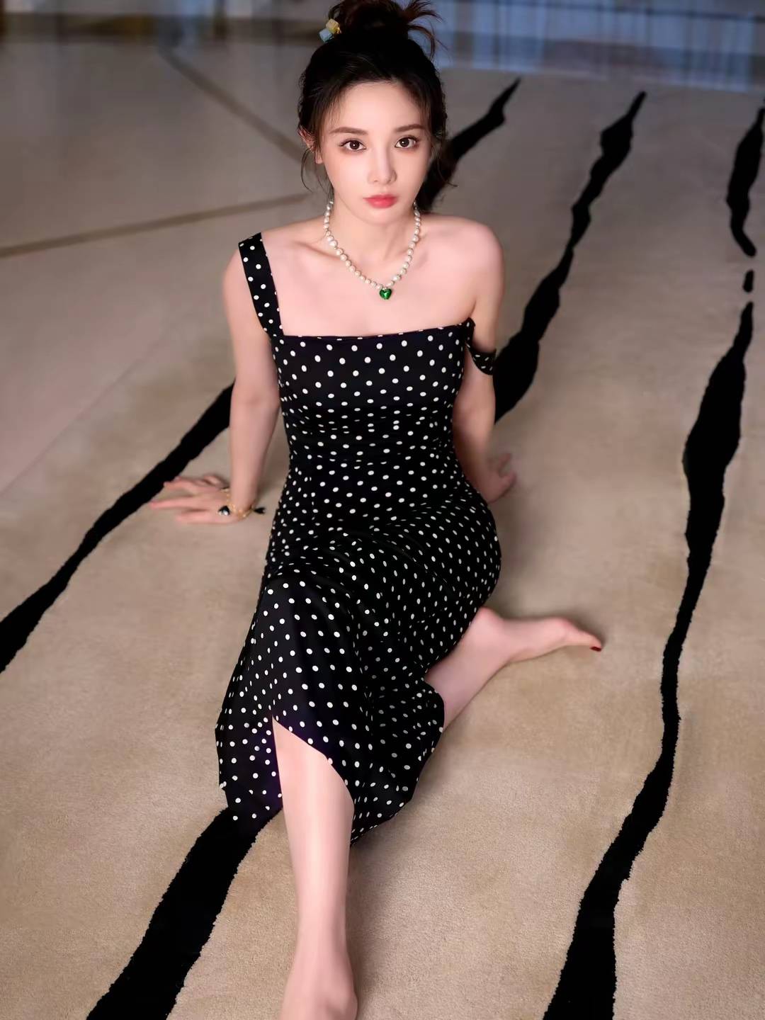 彭小苒曼妙曲线+白嫩美腿，谁看了不喊绝-5