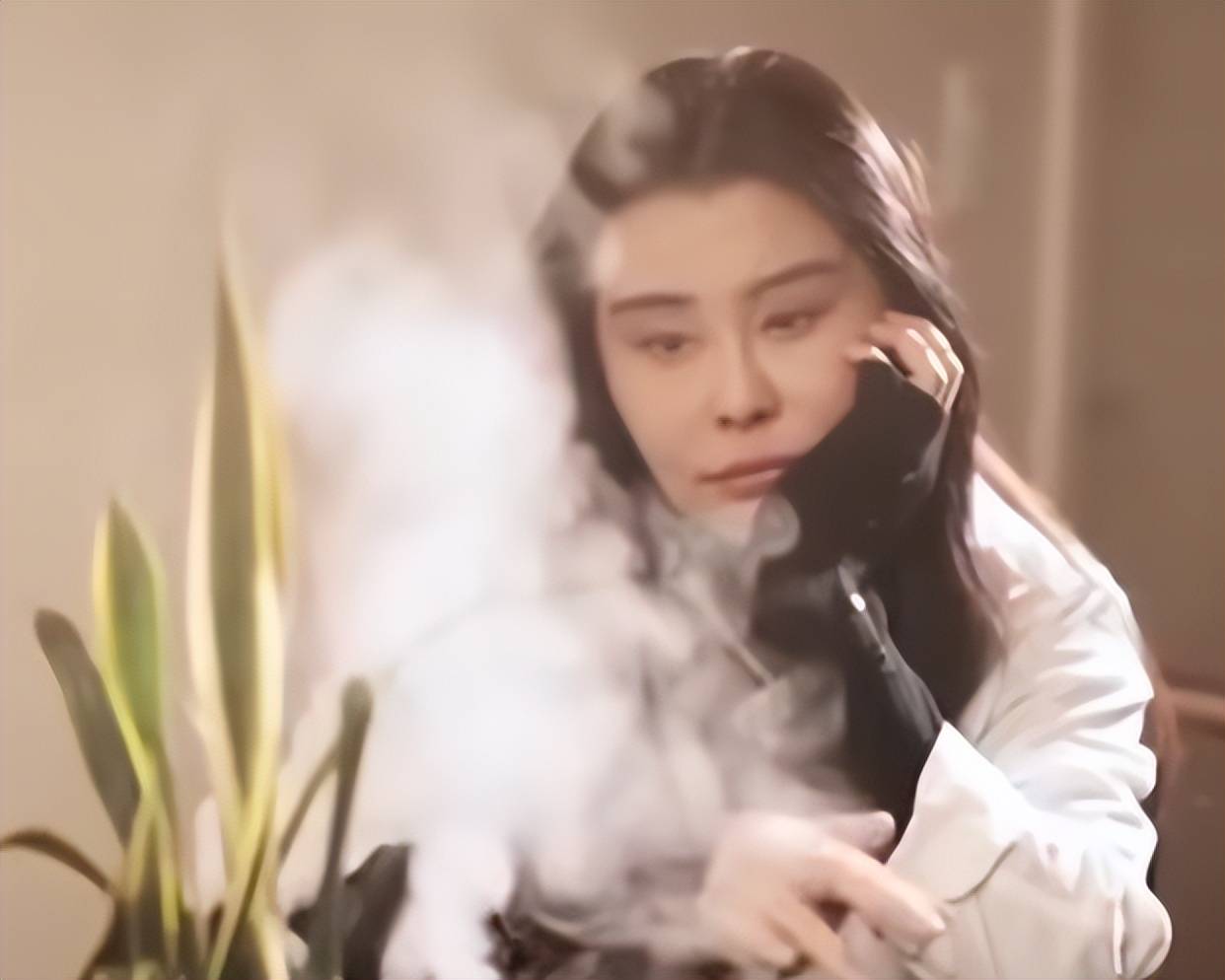 当58岁的王祖贤碰上55岁的李嘉欣，我才明白，什么叫顶级骨相-7
