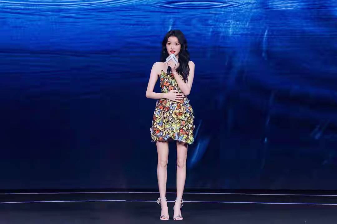 孙怡这是什么“人间美脚”！每双鞋都被她穿出松弛感-4