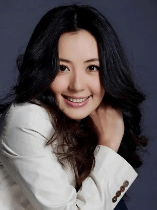 演员杨童舒：丈夫不是于和伟，冒险生一子，低调做23年公益！-2