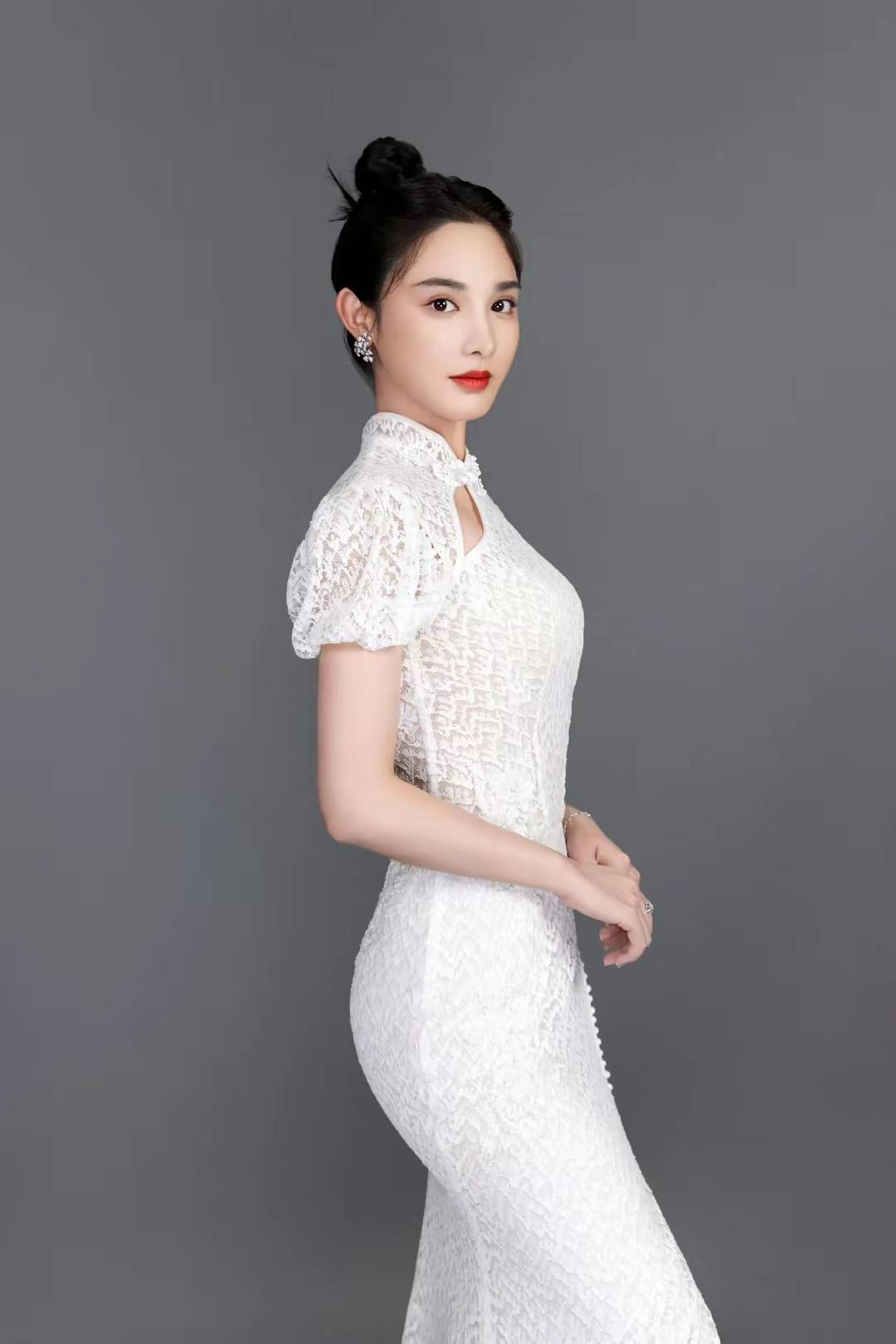 彭小苒曼妙曲线+白嫩美腿，谁看了不喊绝-4