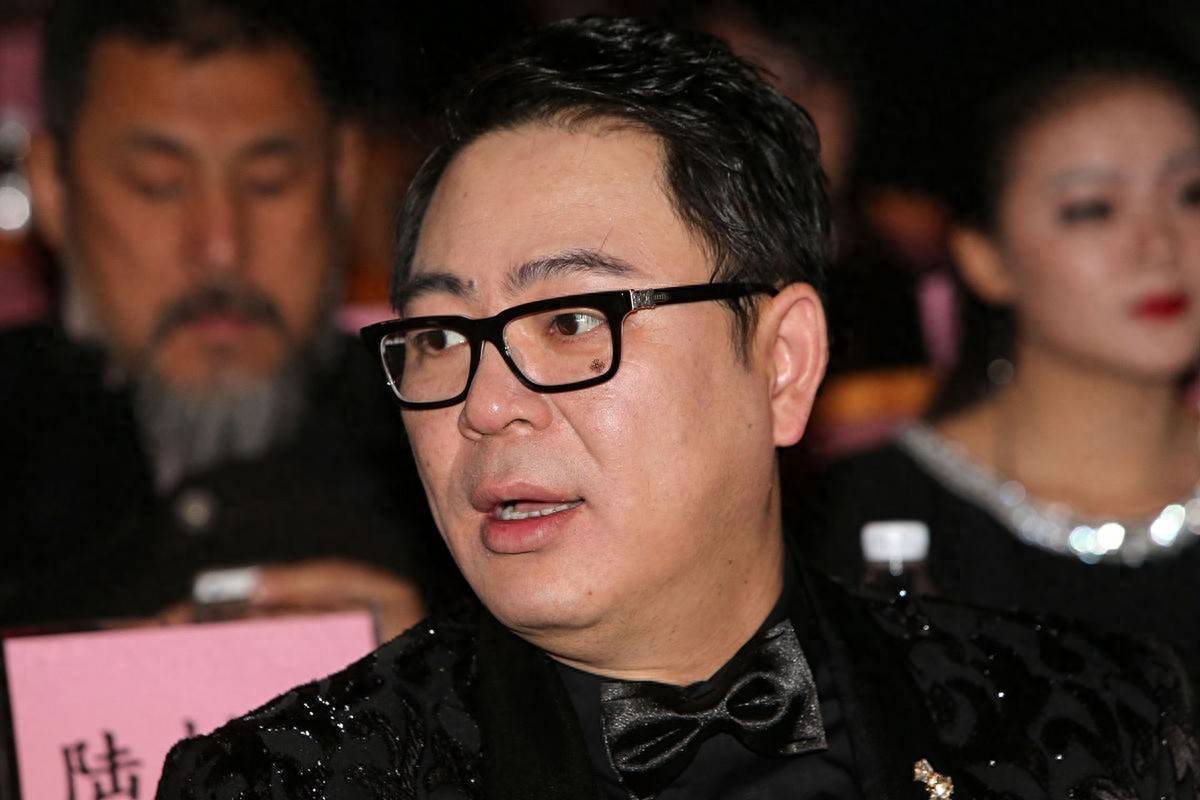 表面正人君子，实则是流氓头子，家暴恶魔，这4位男星太令人作呕-3