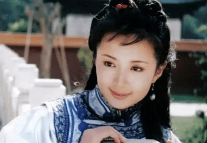 演员杨童舒：丈夫不是于和伟，冒险生一子，低调做23年公益！-3