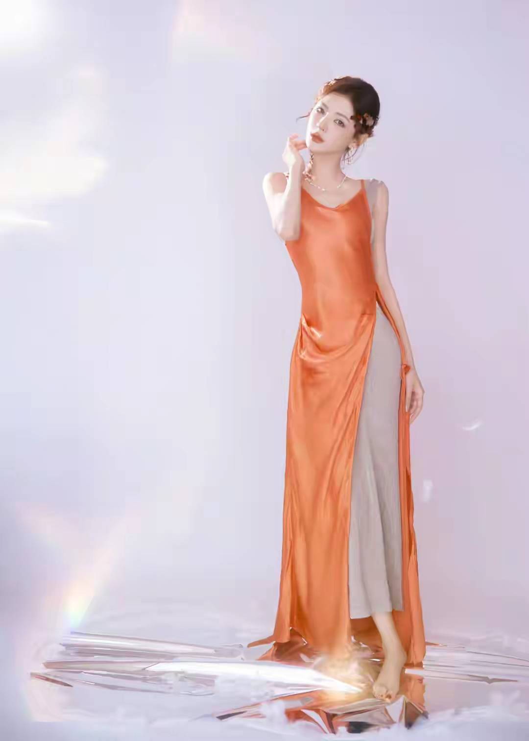 张予曦的这脚型，在娱乐圈能“杀”出一条绝美赛道吧-2