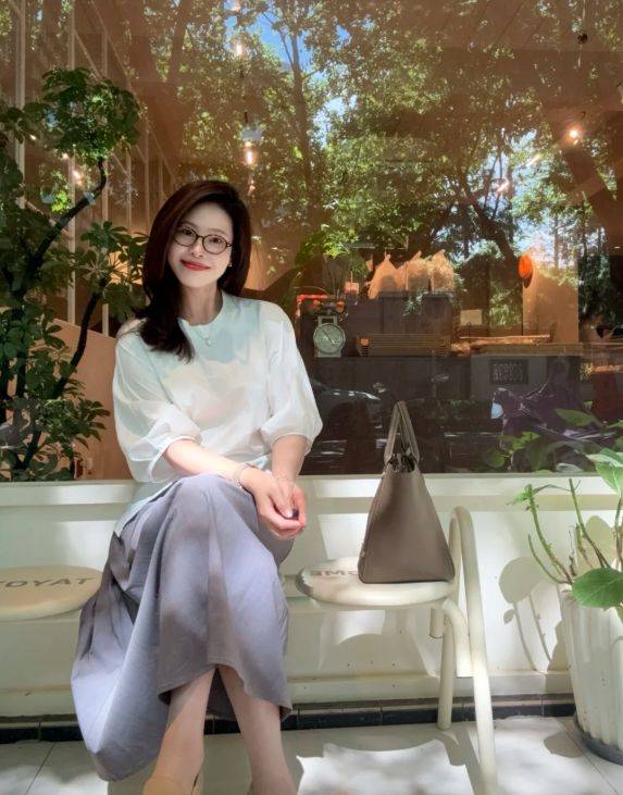 时尚无龄感：40+女性如何用穿搭打破年龄焦虑-2
