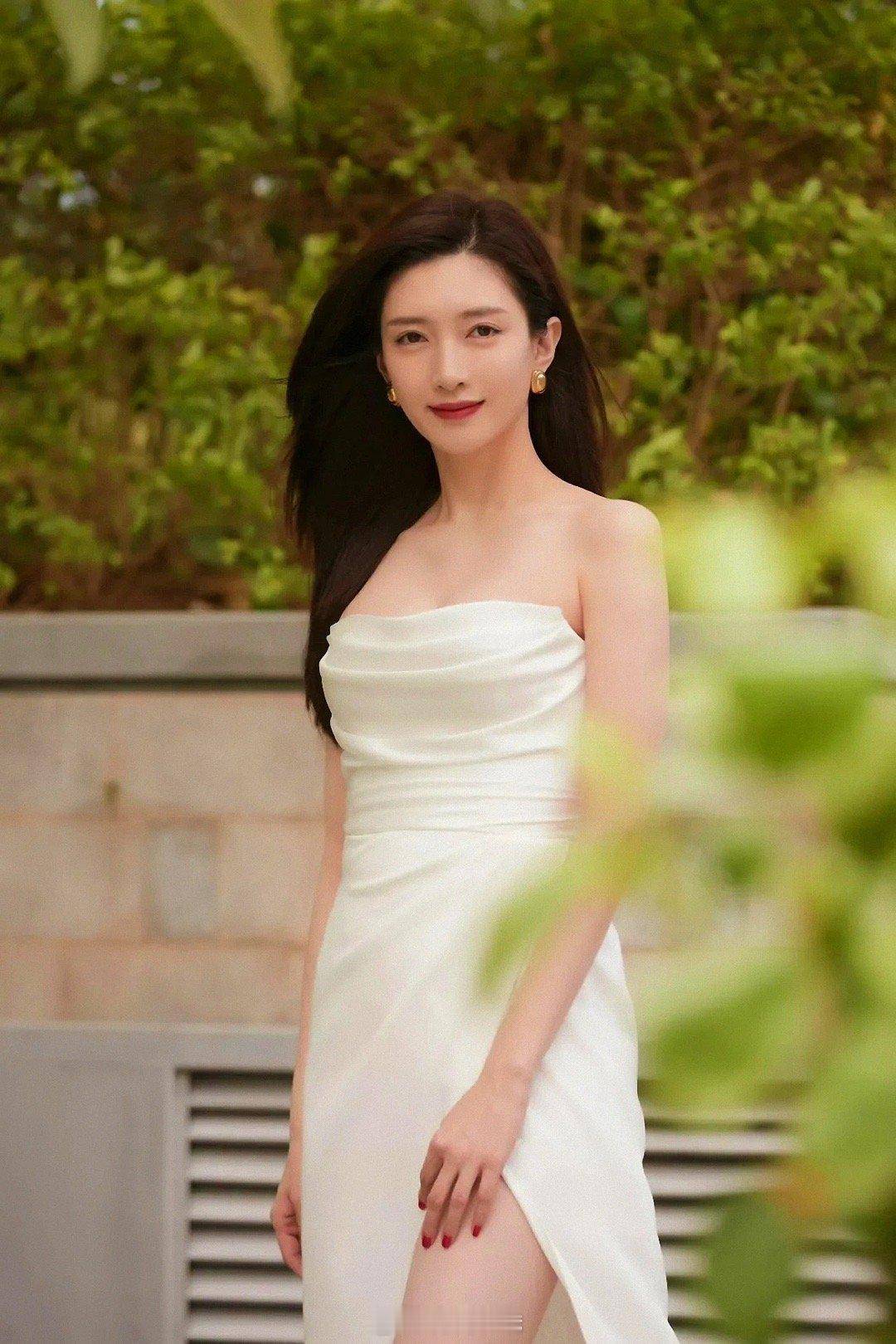 江疏影开叉白裙，露优越长腿优雅性感超吸睛-6