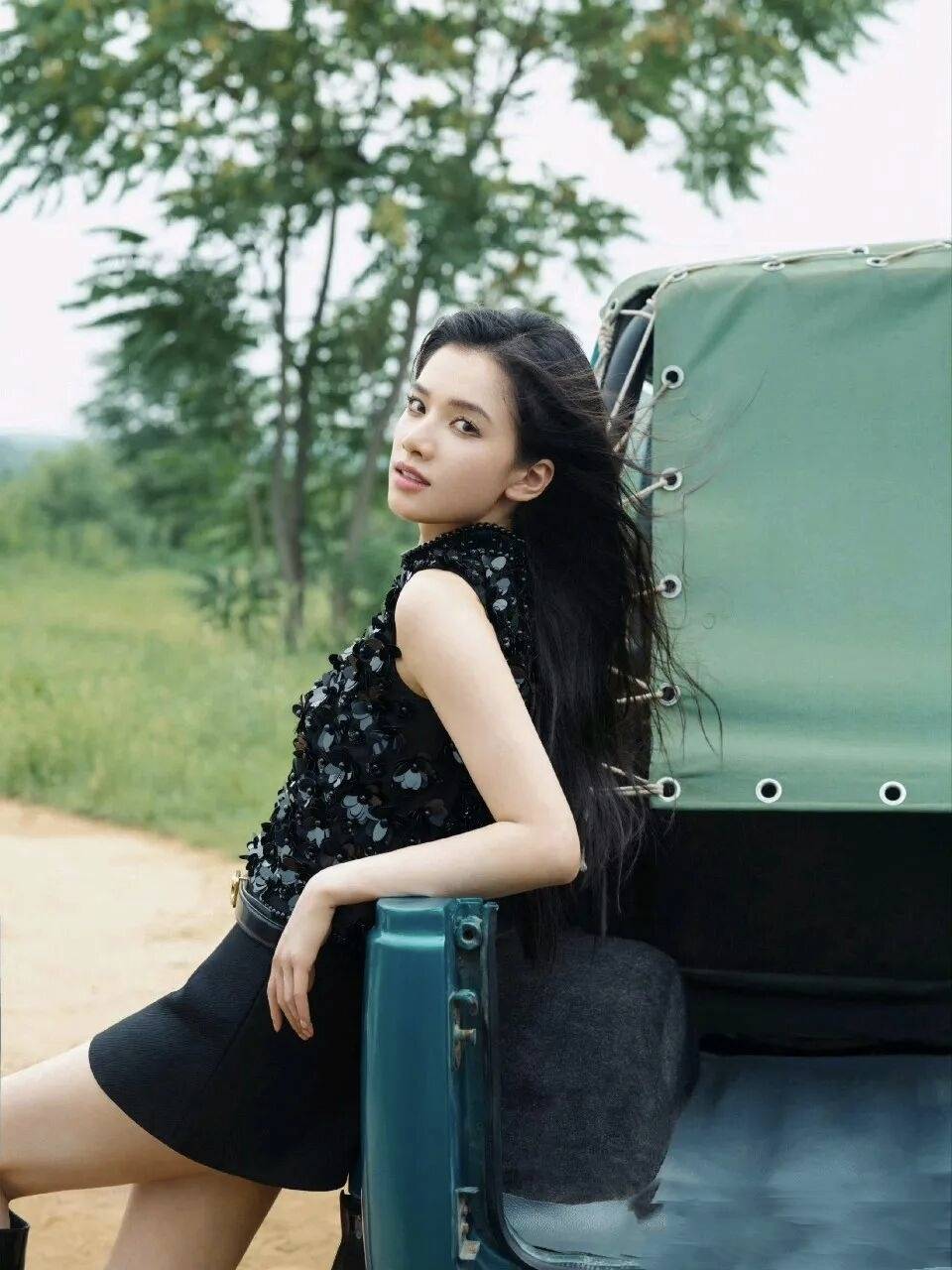 张婧仪秋季时尚封面:“仪”然自得的美丽-3 张婧仪秋季时尚封面:“仪”然自得的美丽