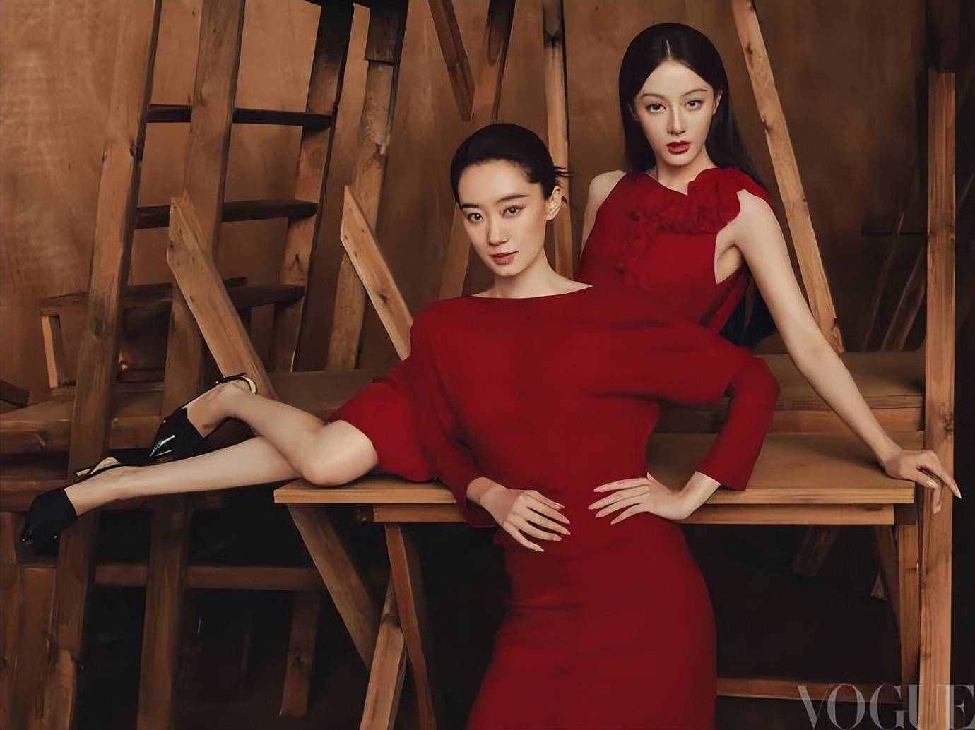 《VOGUE》金九封面！刘亦菲C位杨幂热巴排位争议大-12
