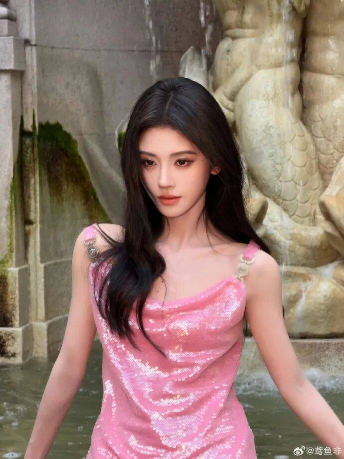 鞠婧祎米兰时装周写真被赞妈咪级别!冷艳感拉满美爆了-7 鞠婧祎米兰时装周写真被赞妈咪级别!冷艳感拉满美爆了