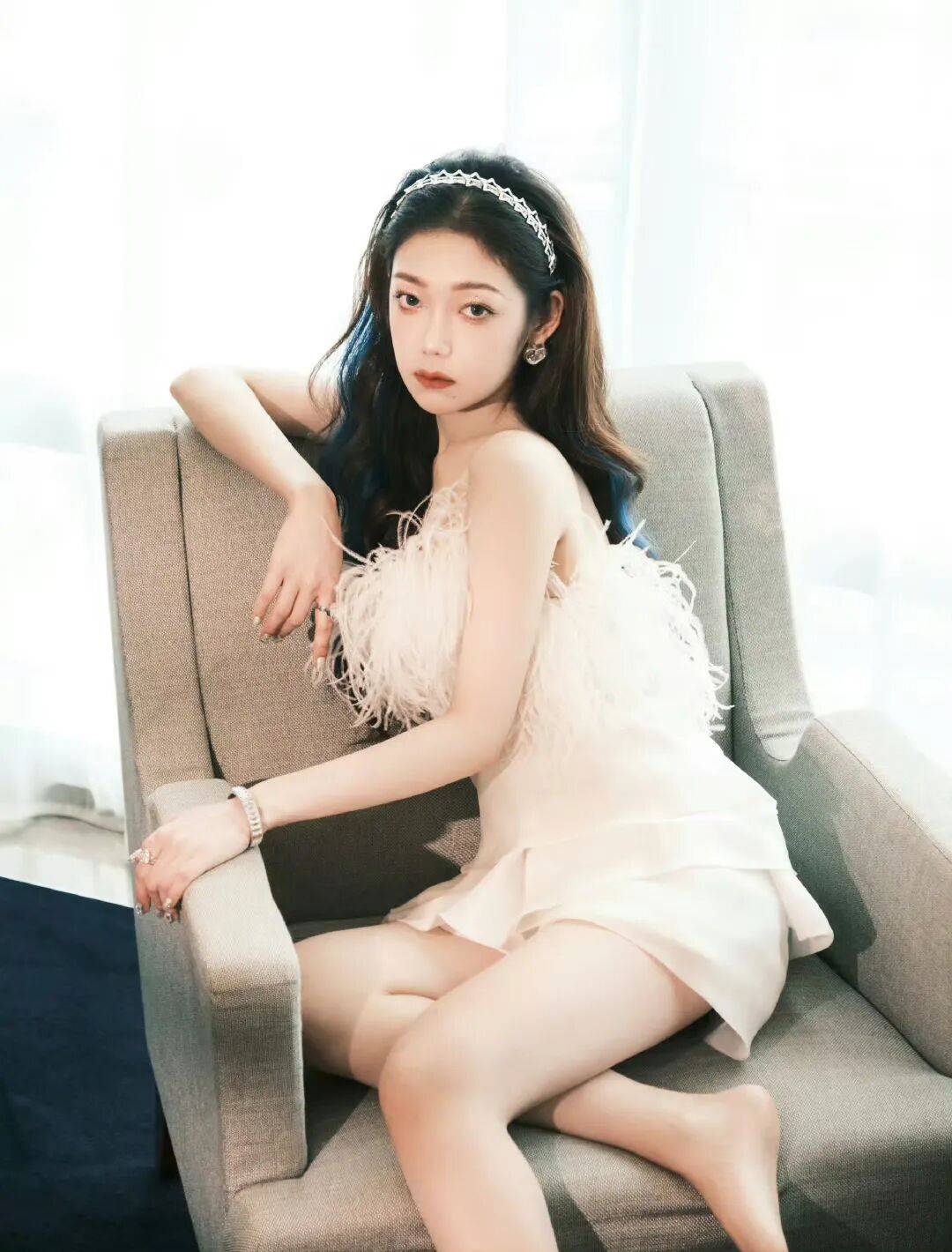 希林娜依·高美照来袭，颜值和魅力双暴击！