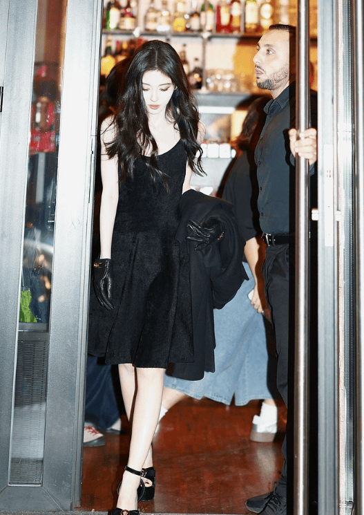 鞠婧祎米兰时装周写真被赞妈咪级别!冷艳感拉满美爆了-6 鞠婧祎米兰时装周写真被赞妈咪级别!冷艳感拉满美爆了