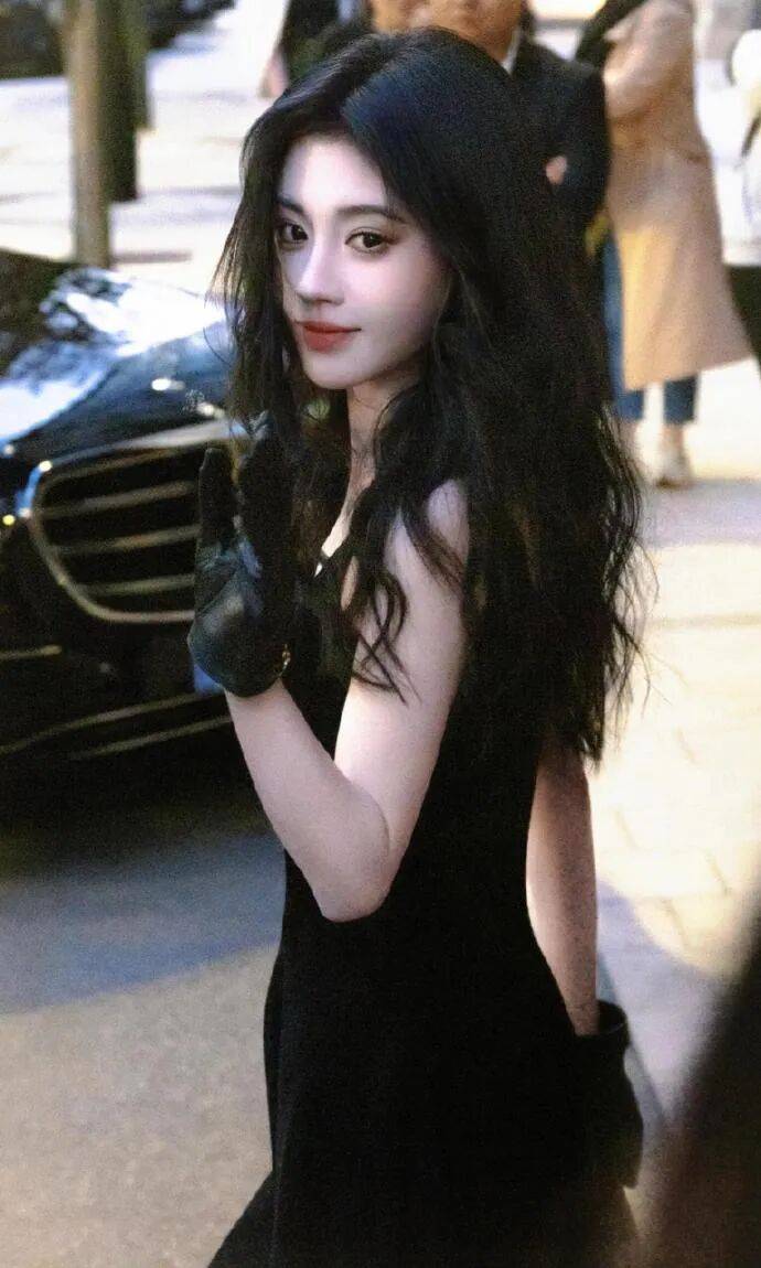 鞠婧祎米兰时装周写真被赞妈咪级别!冷艳感拉满美爆了-2 鞠婧祎米兰时装周写真被赞妈咪级别!冷艳感拉满美爆了