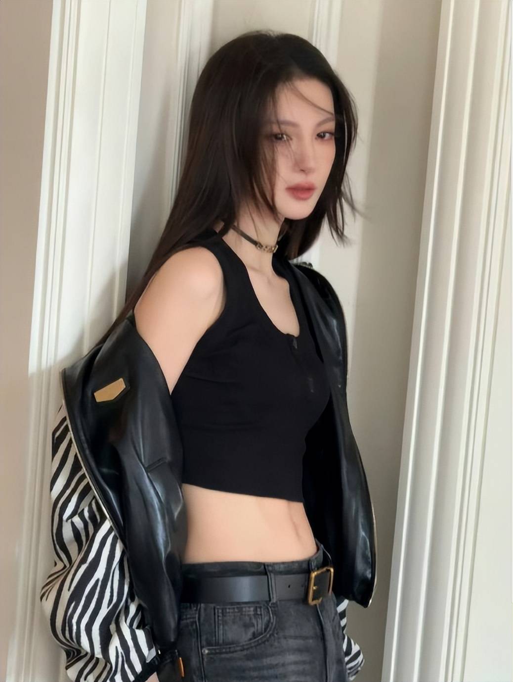 金晨越来越美了！雪肤玉貌造型百变身材曼妙性感撩人-3