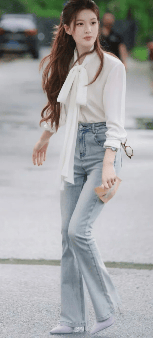 《许我耀眼》“打人包”卖断货，赵露思同款含金量还在提升-22