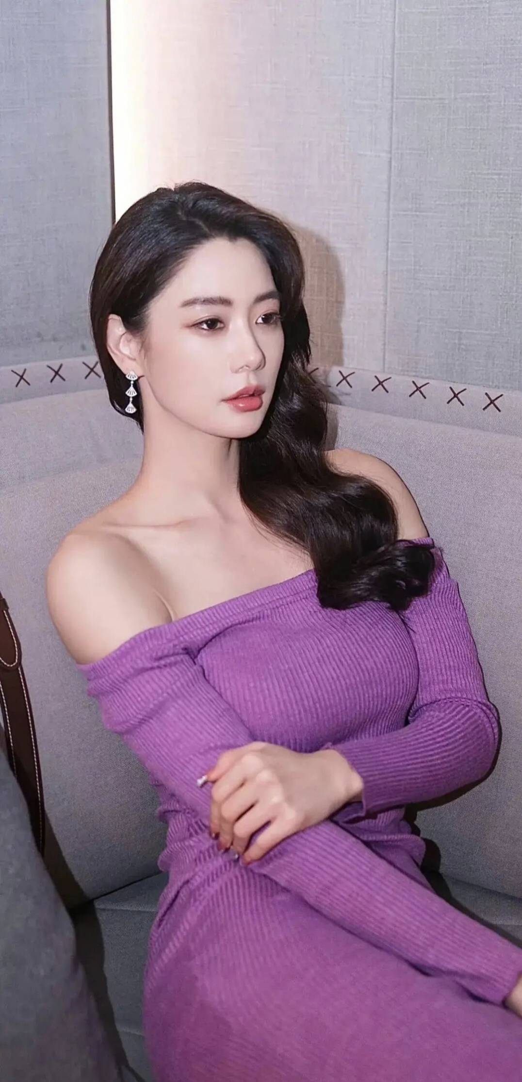 周也：从山城校花到演艺新星的蜕变之路-5