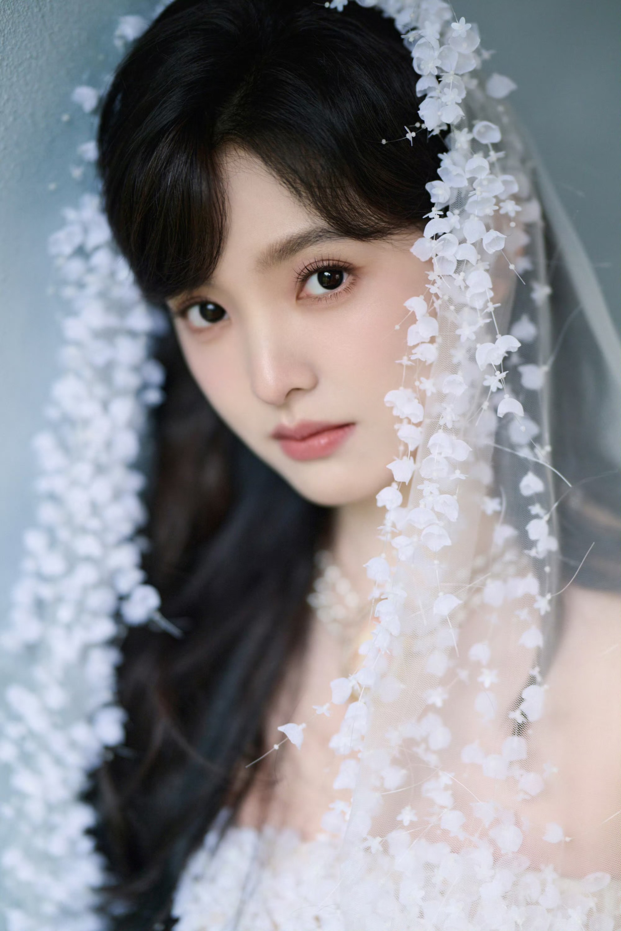 章若楠最新美图写真，浪漫序章从此刻开启