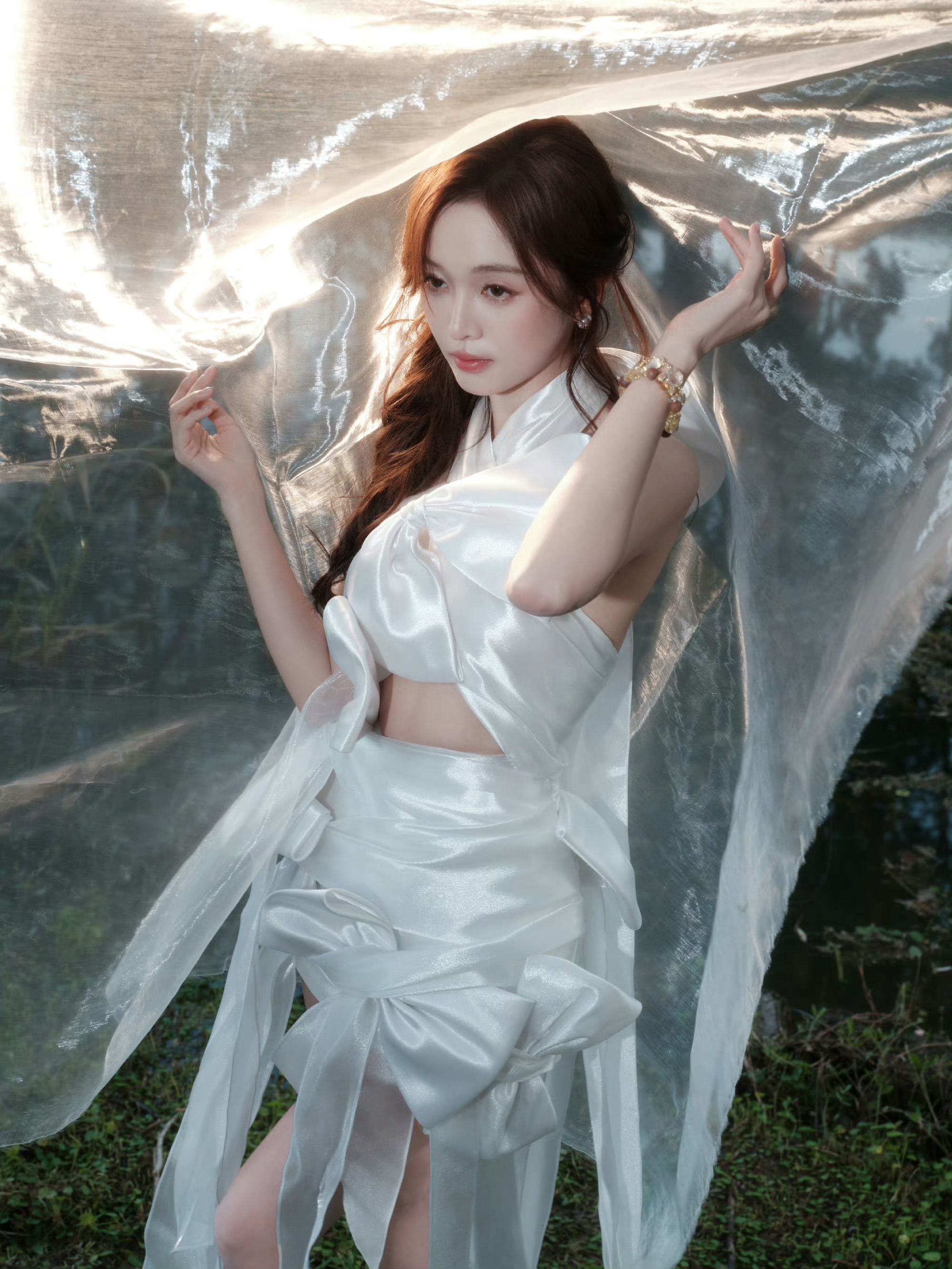 吴宣仪自然风光写真 展现迷人魅力