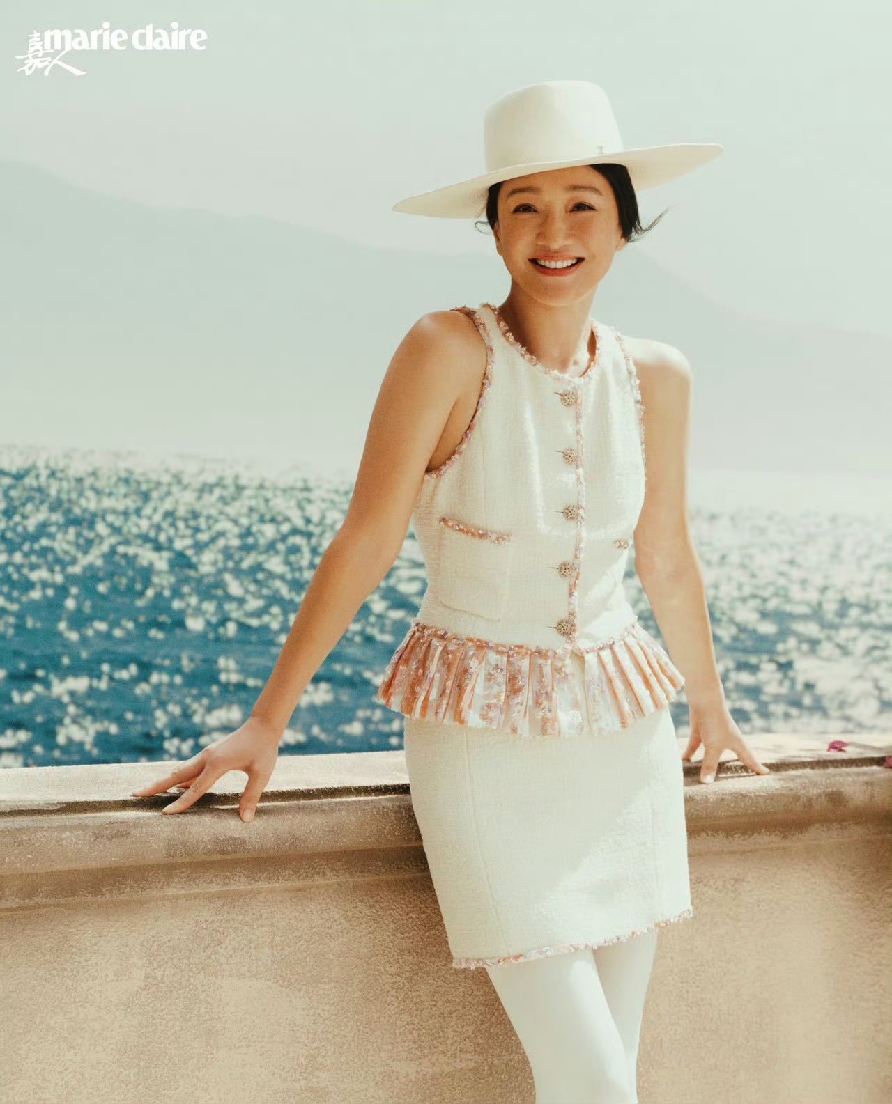 周迅嘉人十二月刊封面大片释出，每套都好吸睛