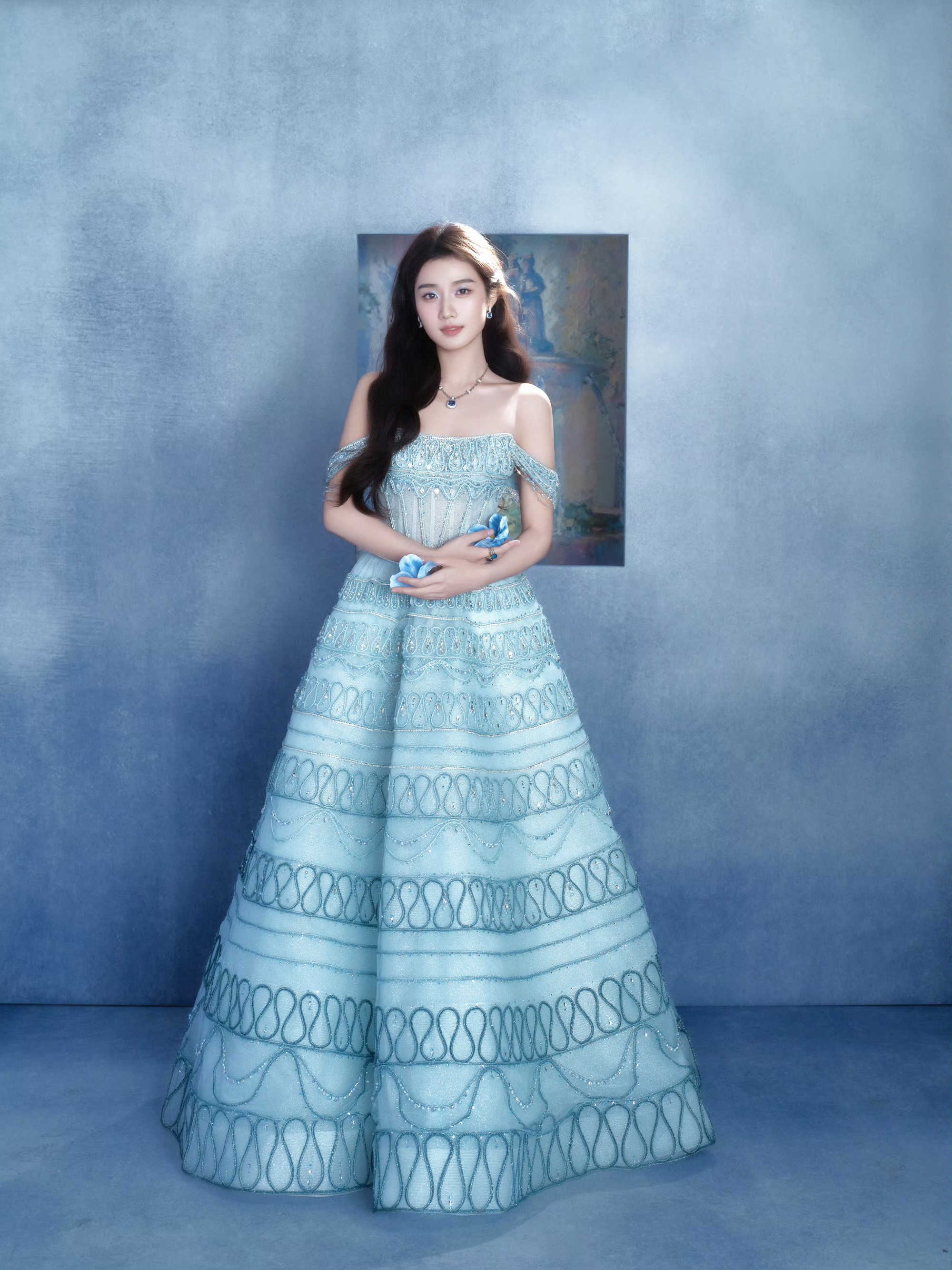 卢昱晓蓝色蛋糕长裙穿搭