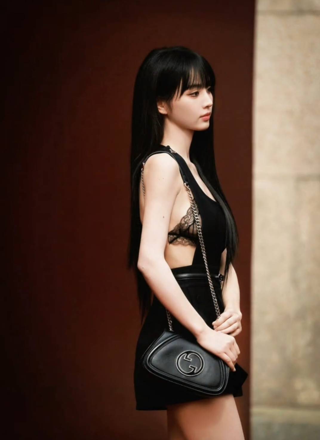 田曦薇穿这么大方 甜妹也能有大气场