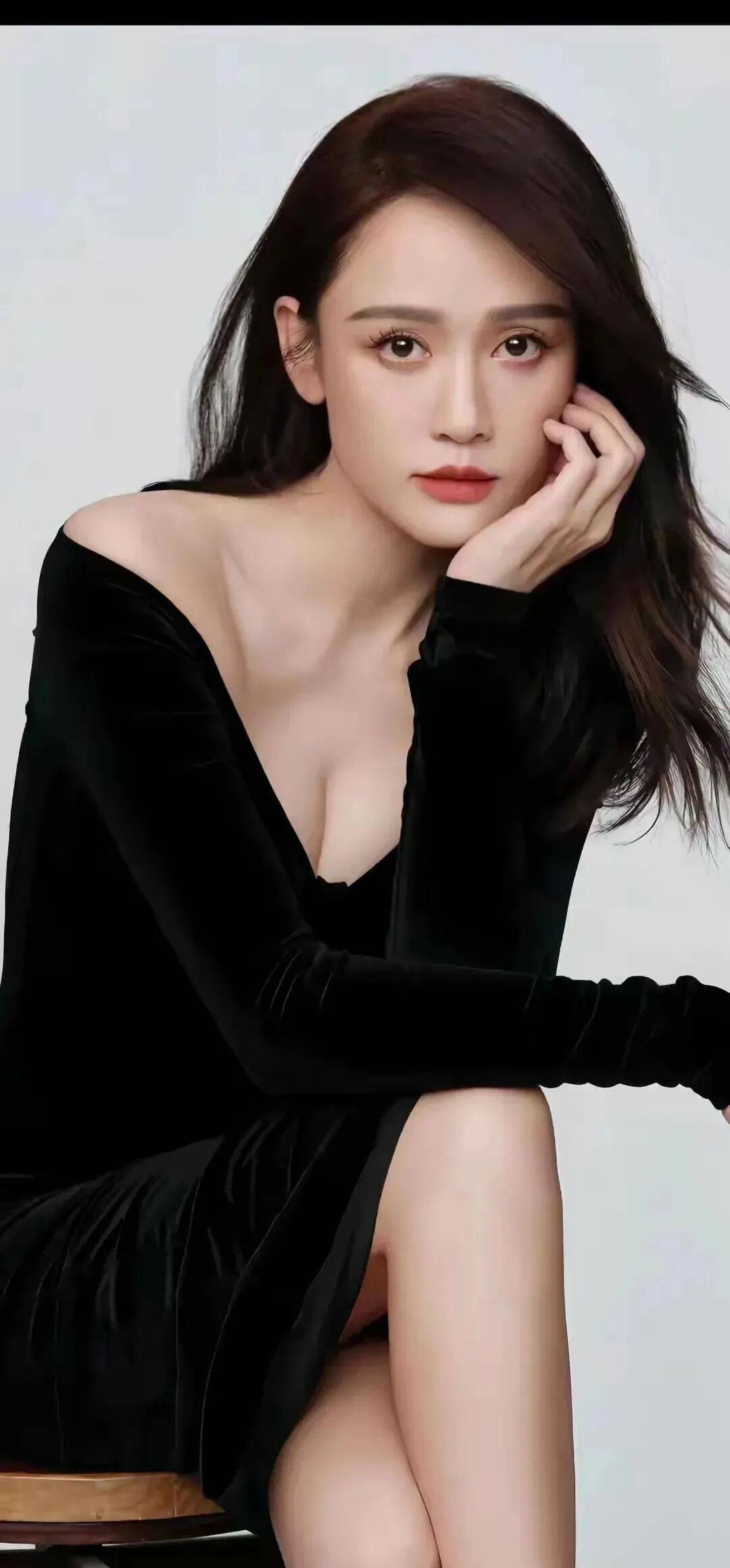 偶像剧女王陈乔恩写真美爆了！魔鬼身材性感火辣