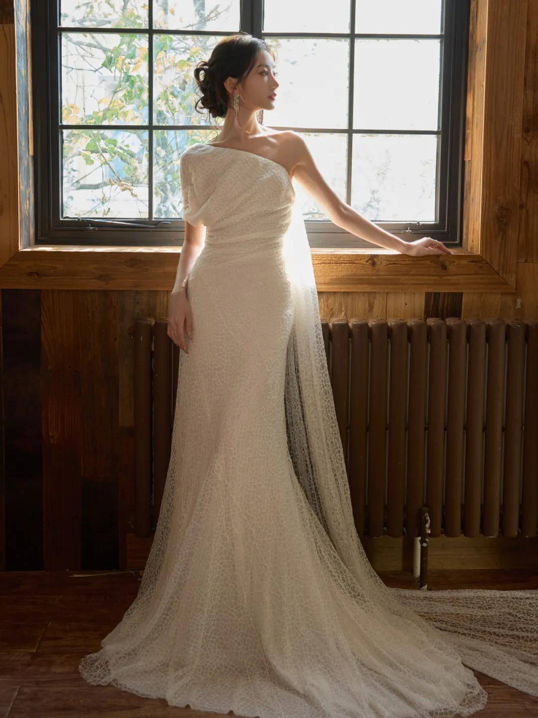 杨幂姚晨都爱蓝色，穿鱼骨裙的杨超越太惊艳！