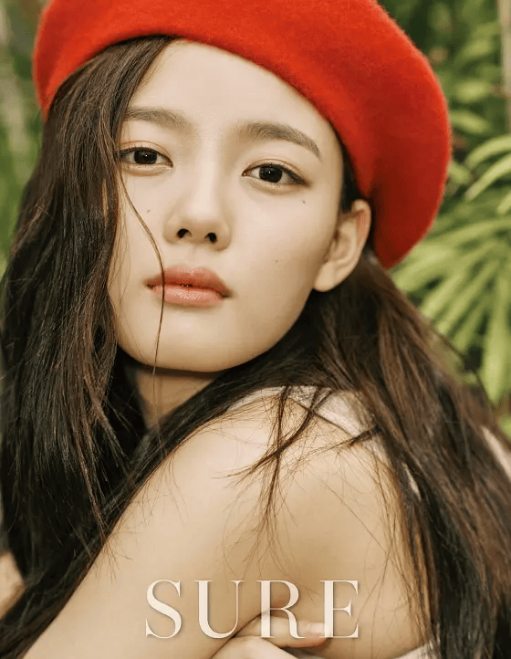 《亲爱的X》金裕贞变恶女！她写真露事业线大美腿贼性感