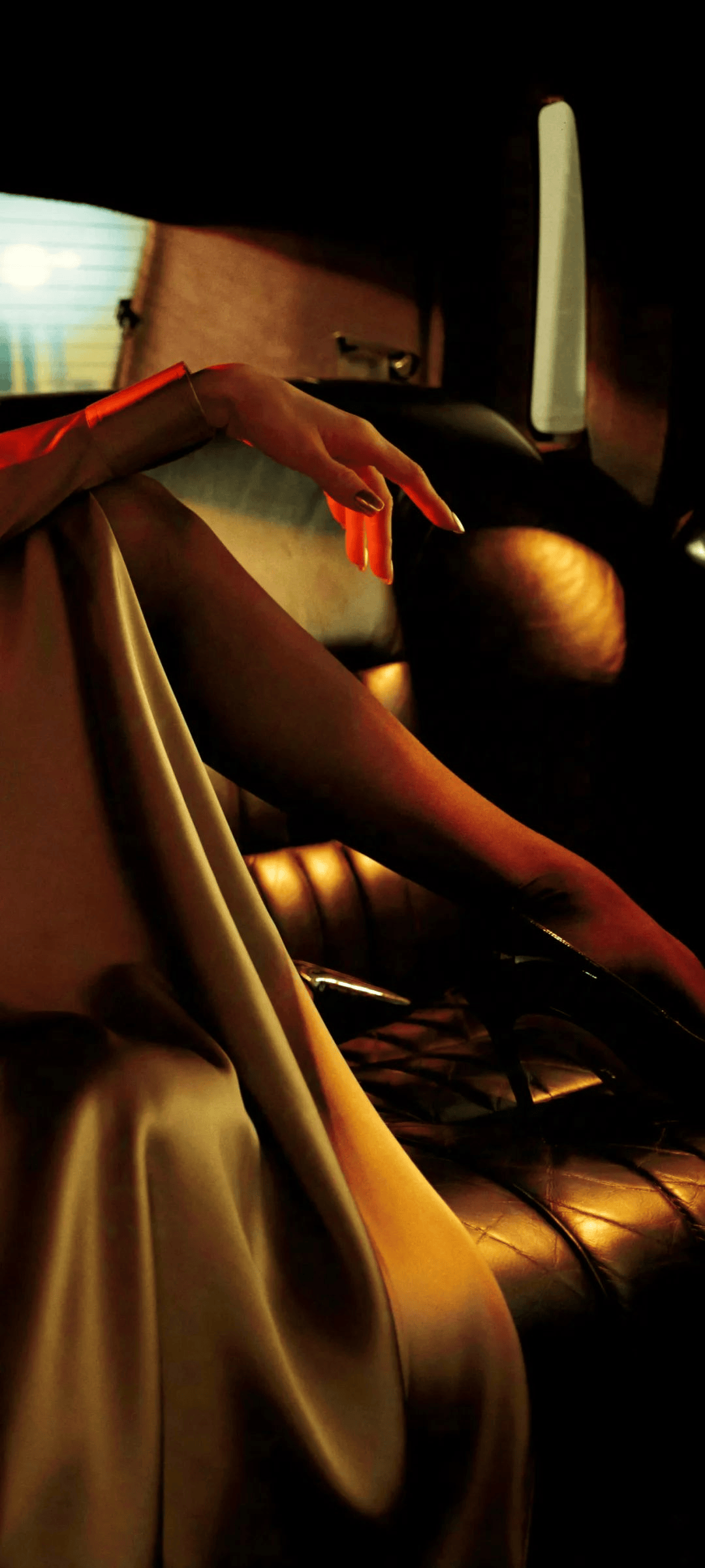 刘诗诗登嘉人杂志封面，演绎极致性感