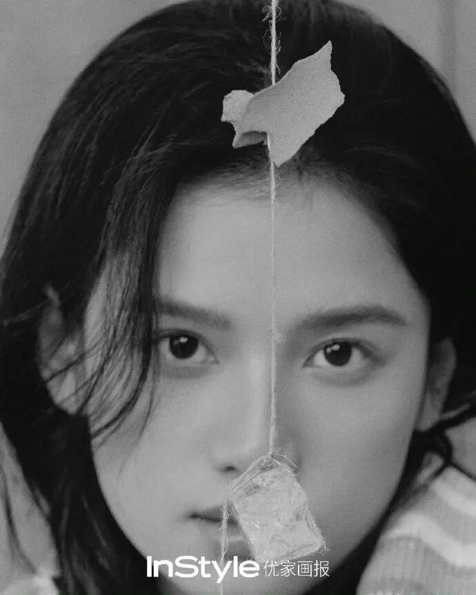 张婧仪这波 InStyle 十七周年造型，是把温柔焊在骨相里的经典封面教科书