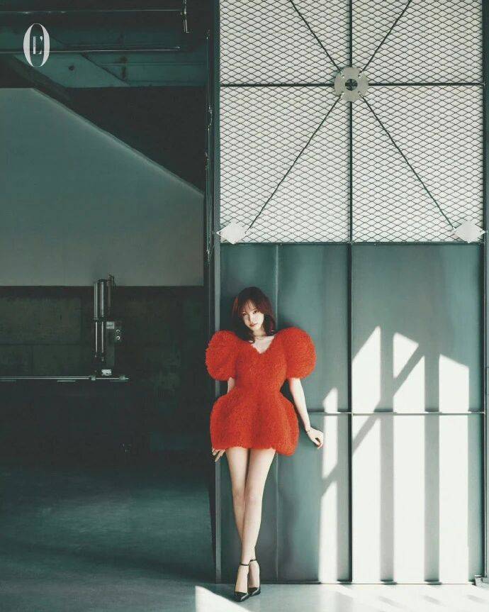 Liz 这波新加坡版 L\'Officiel 封面,是把卡地亚奢柔焊在甜妹骨相里的锐甜教科书-5 Liz 这波新加坡版 L'Officiel 封面,是把卡地亚奢柔焊在甜妹骨相里的锐甜教科书