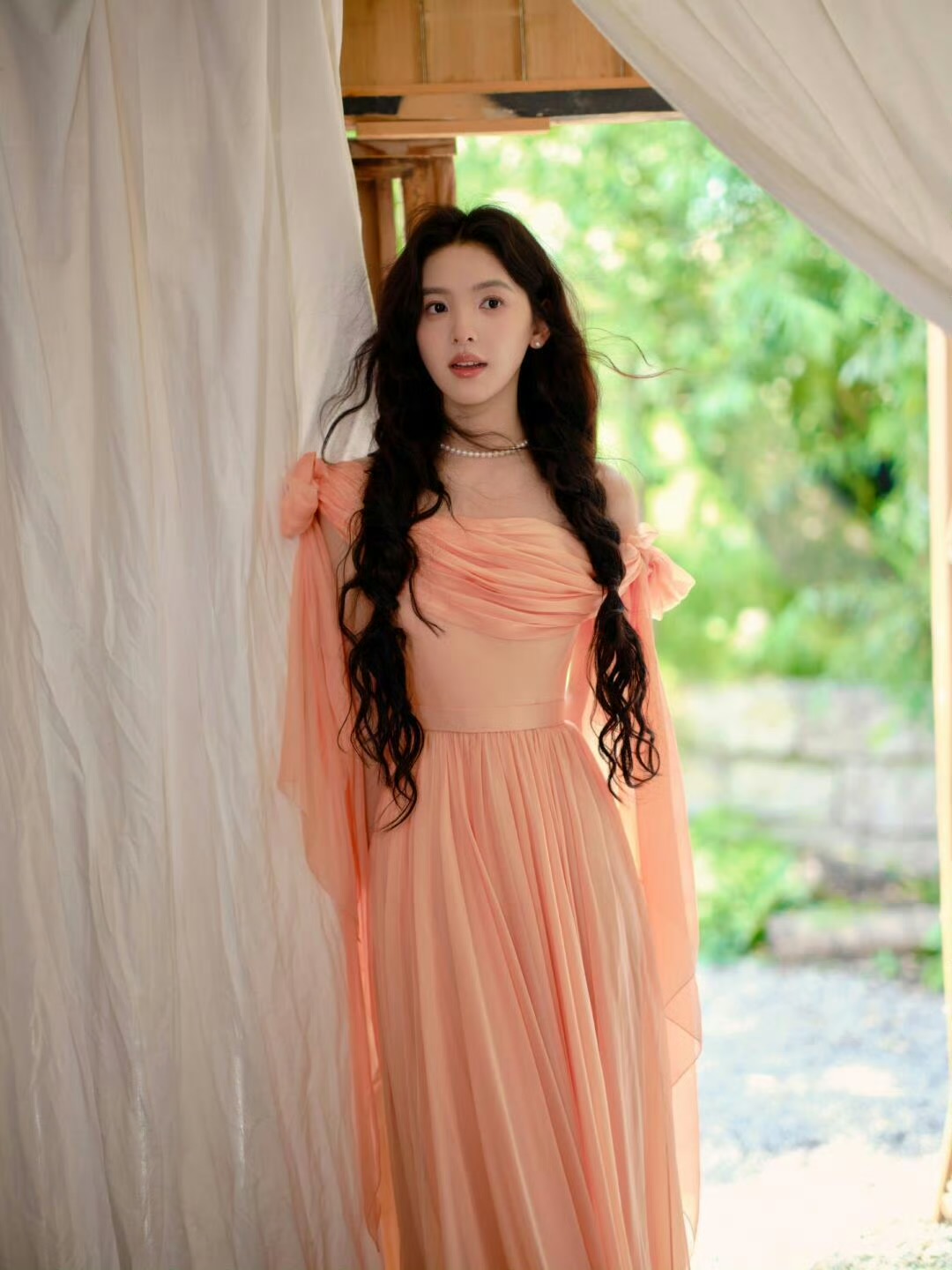 章若楠简直是隐形属性“身材担当”