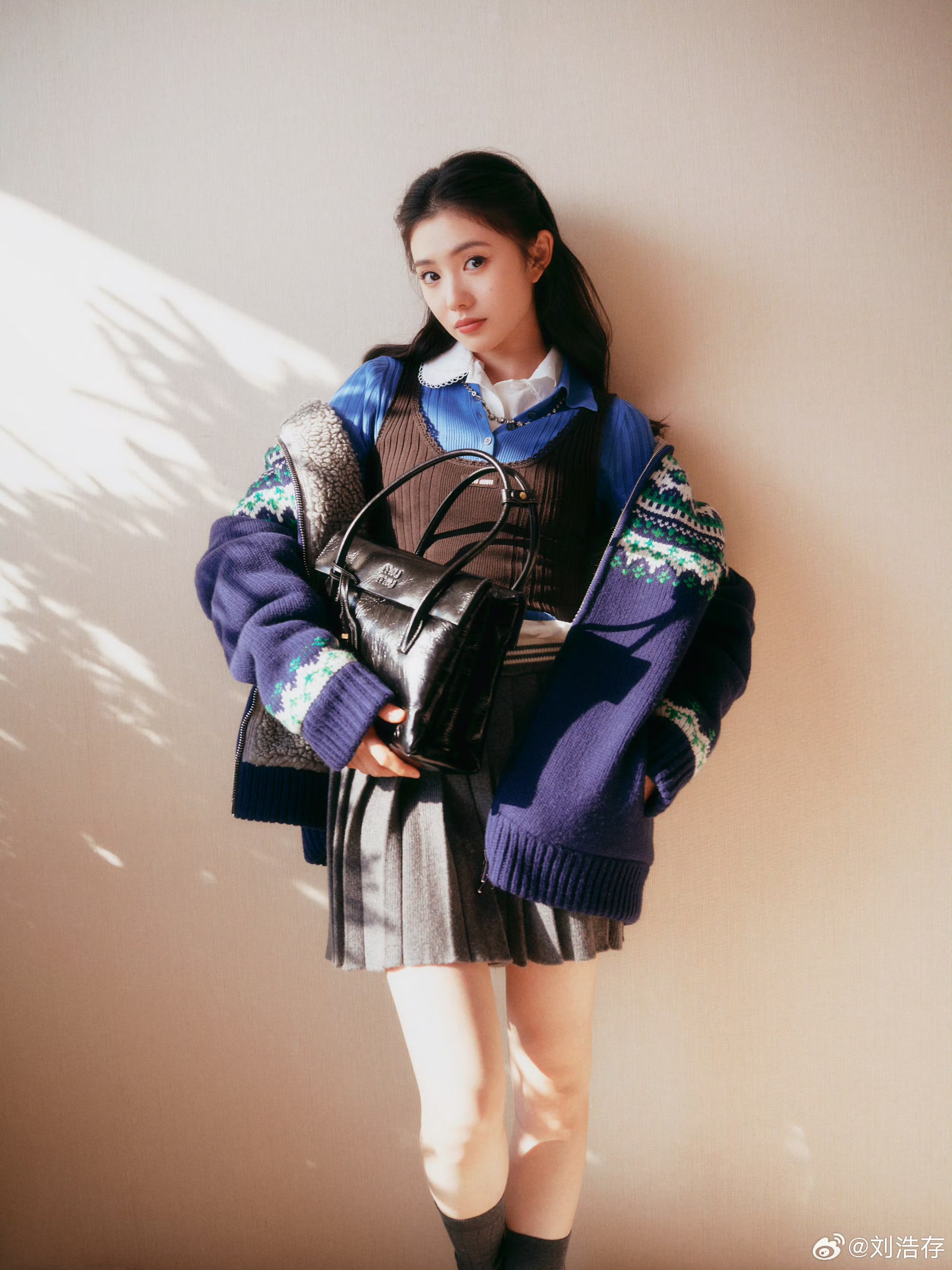 刘浩存赵今麦MiuMiu2025假日系列时尚穿搭