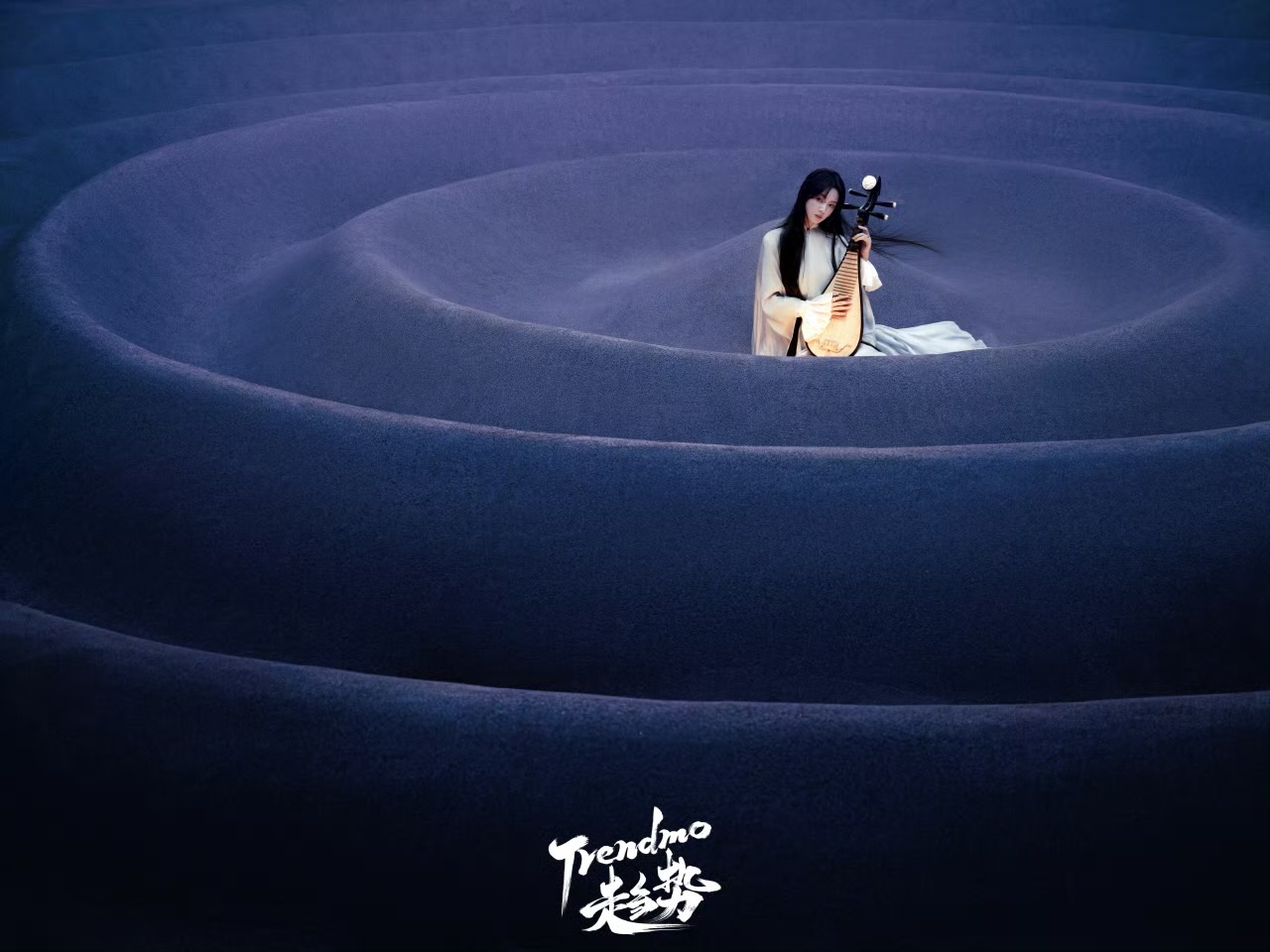 陈瑶《趋势》杂志时尚造型 光影交错梦幻造型