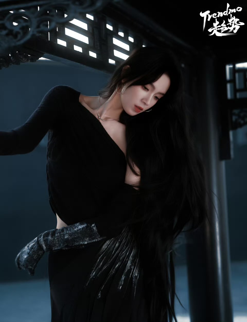 陈瑶《趋势》杂志时尚造型 光影交错梦幻造型