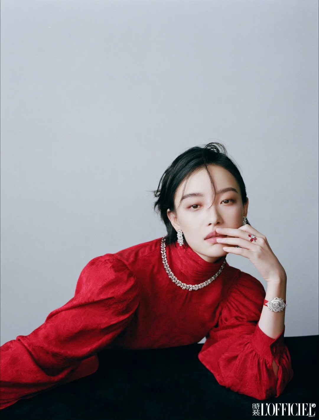 倪妮《时装LOFFICIEL》十二月杂志封面造型