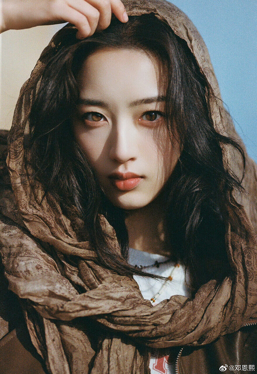 邓恩熙沙漠玫瑰造型鲨疯了，大气婉约太迷人