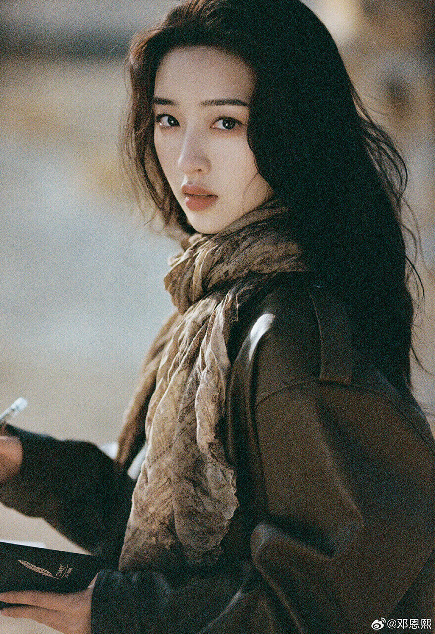 邓恩熙沙漠玫瑰造型鲨疯了，大气婉约太迷人