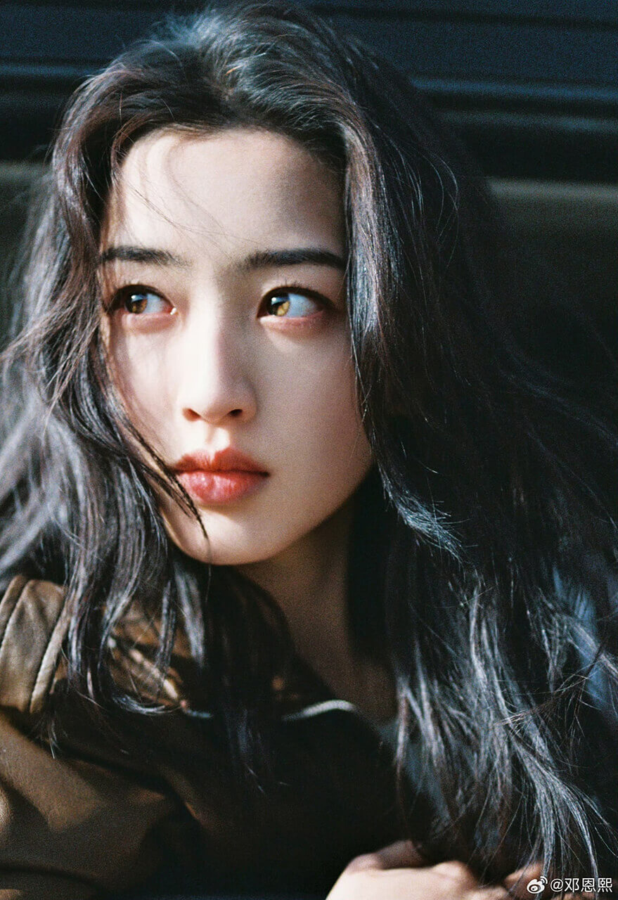 邓恩熙沙漠玫瑰造型鲨疯了，大气婉约太迷人