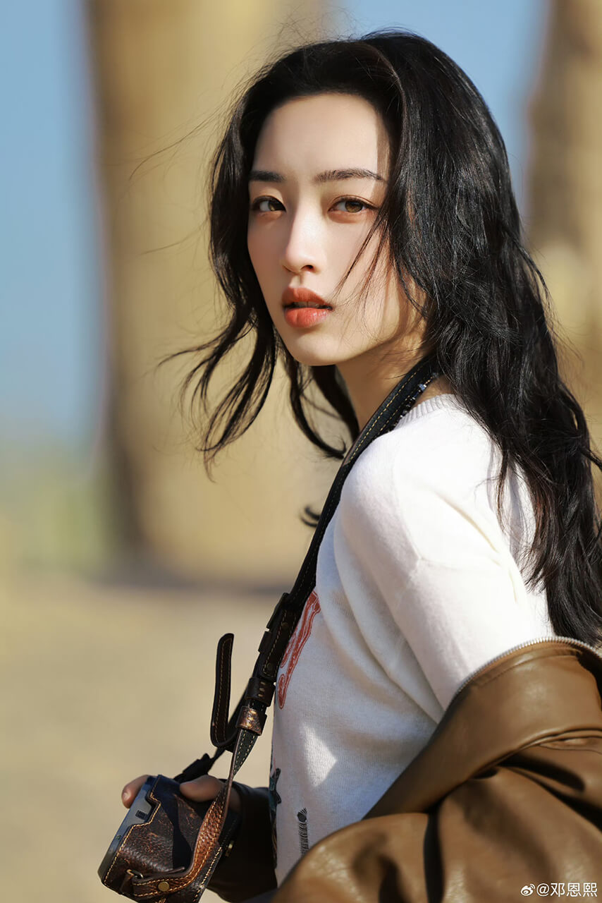 邓恩熙沙漠玫瑰造型鲨疯了，大气婉约太迷人