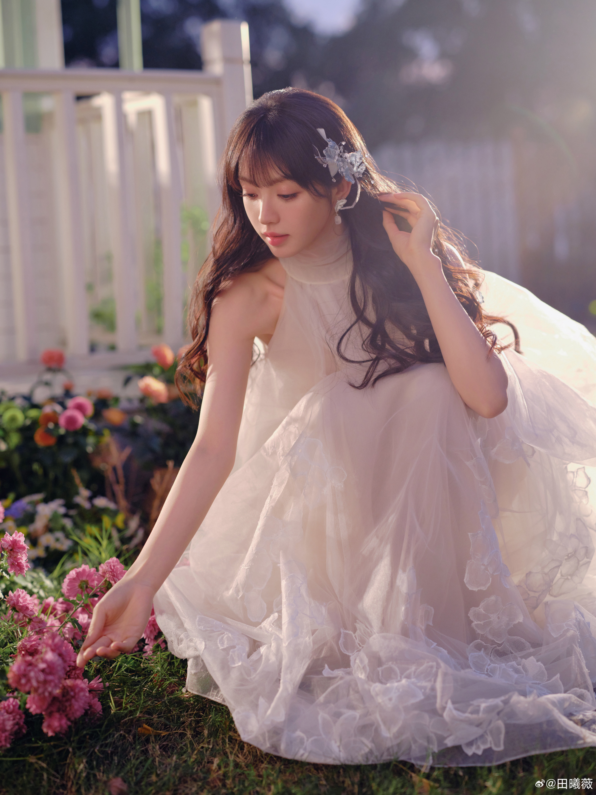 田曦薇非正式跨年派对长裙梦幻穿搭