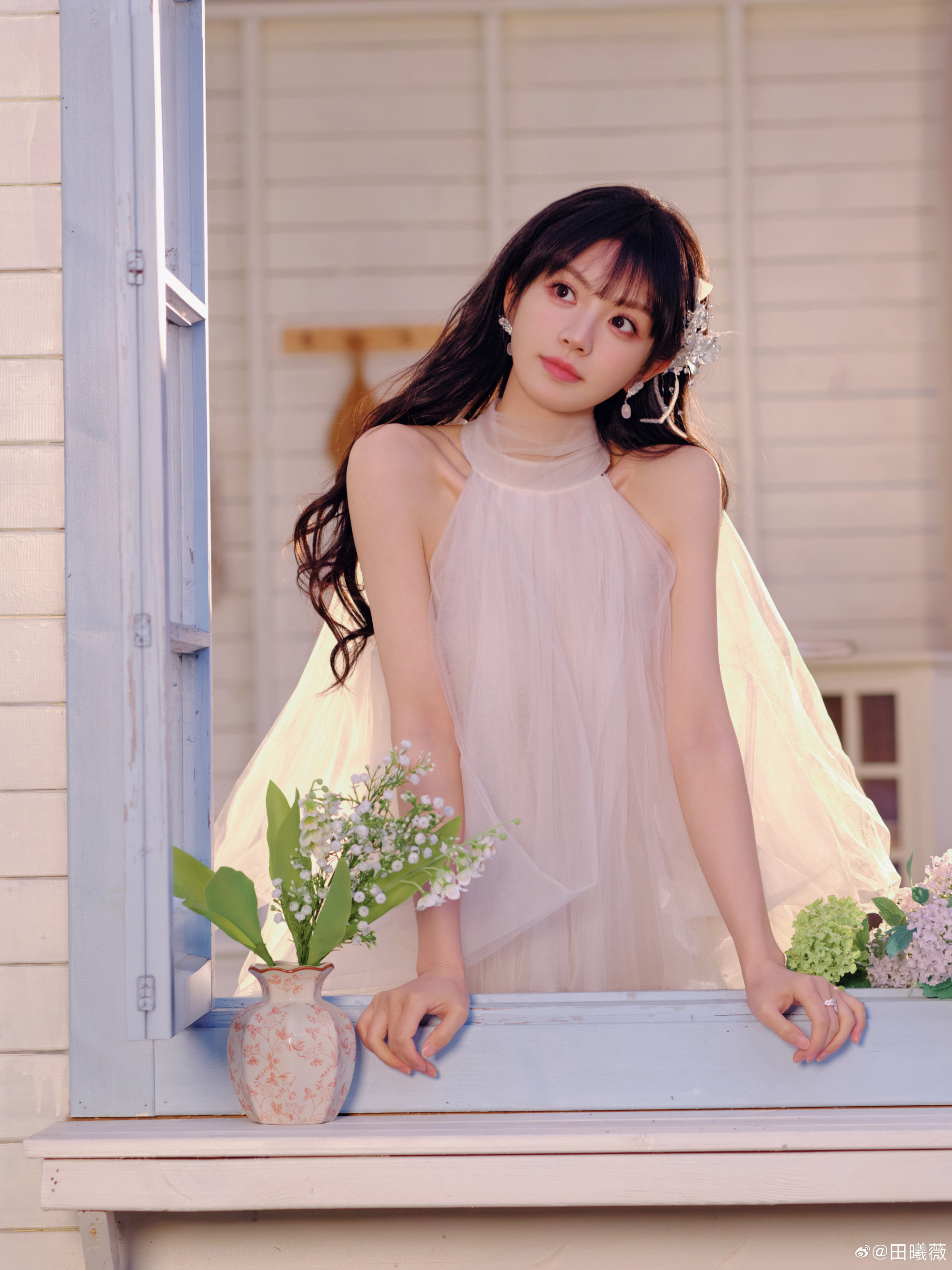 田曦薇非正式跨年派对长裙梦幻穿搭