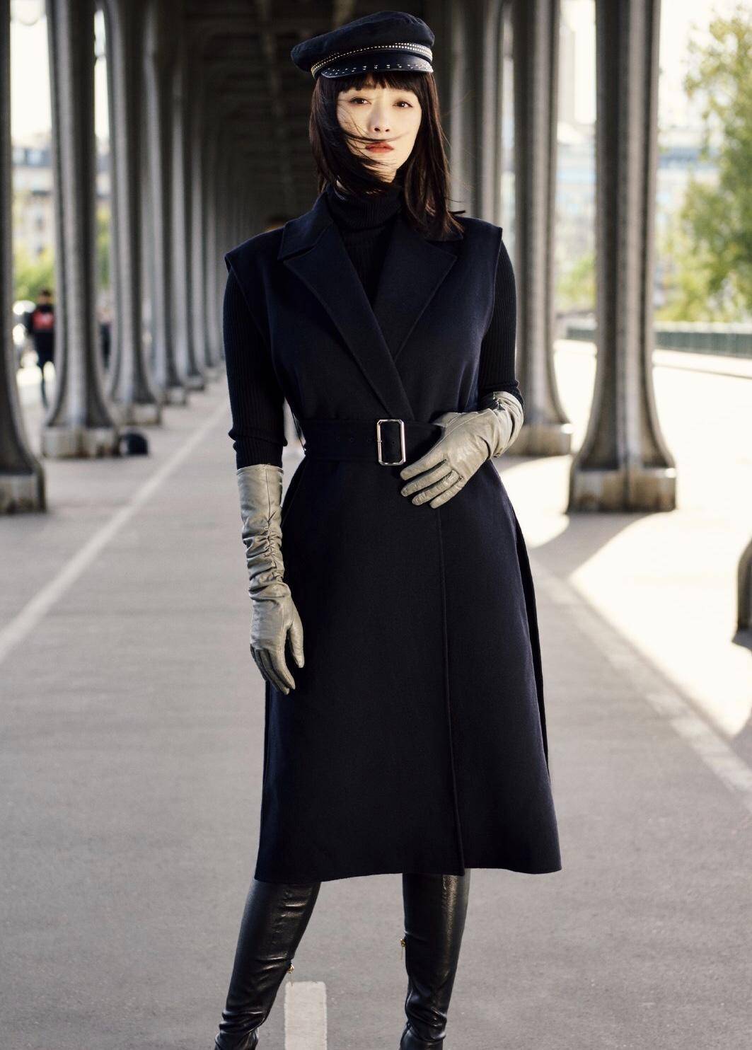 蒋欣瘦了超任性,大衣长筒靴街拍,齐刘海冷艳又高级-4 蒋欣瘦了超任性,大衣长筒靴街拍,齐刘海冷艳又高级