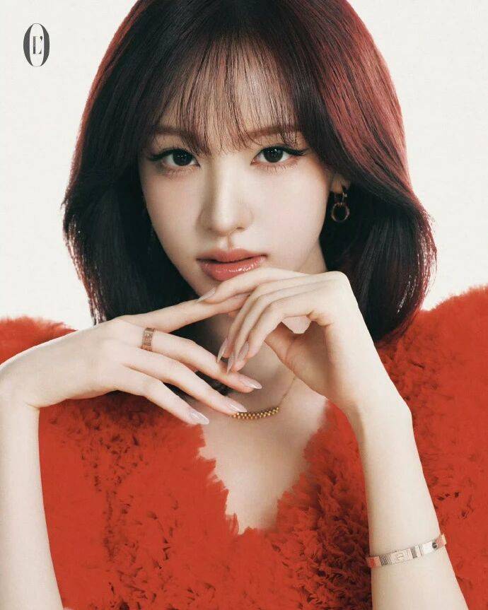 Liz 这波新加坡版 L\'Officiel 封面,是把卡地亚奢柔焊在甜妹骨相里的锐甜教科书-3 Liz 这波新加坡版 L'Officiel 封面,是把卡地亚奢柔焊在甜妹骨相里的锐甜教科书