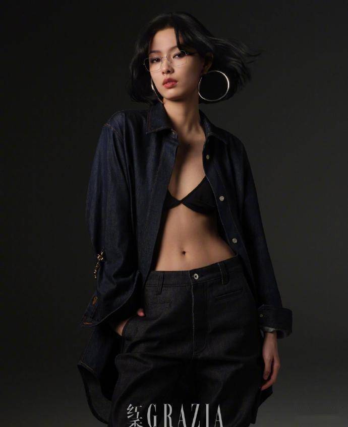 维密超模红秀封面大片,这身材真的不愧是超模-5 维密超模红秀封面大片,这身材真的不愧是超模