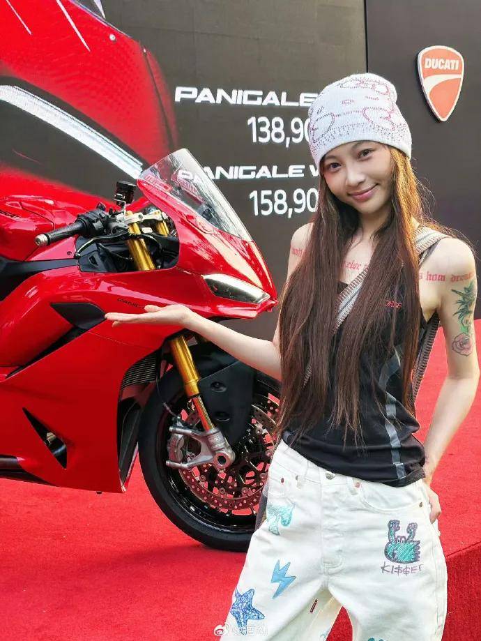 痞幼自曝曾被两个恋综拒绝!节目组曾质疑她\ 痞幼自曝曾被两个恋综拒绝!节目组曾质疑她"动机不纯"