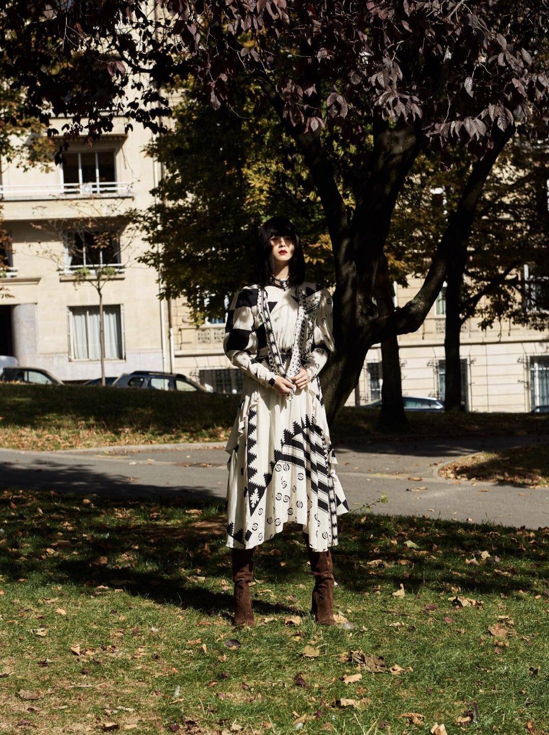 蒋欣瘦了超任性,大衣长筒靴街拍,齐刘海冷艳又高级-7 蒋欣瘦了超任性,大衣长筒靴街拍,齐刘海冷艳又高级